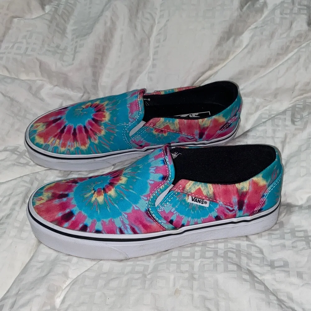 Like new vans Asher tie dye slip on